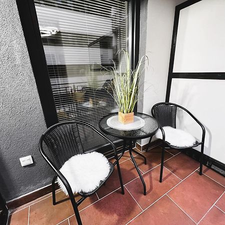 Luxe Central Studio With Pool, Parking & Ac บูดาเปสต์ ภายนอก รูปภาพ