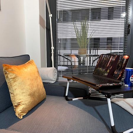 Luxe Central Studio With Pool, Parking & Ac บูดาเปสต์ ภายนอก รูปภาพ