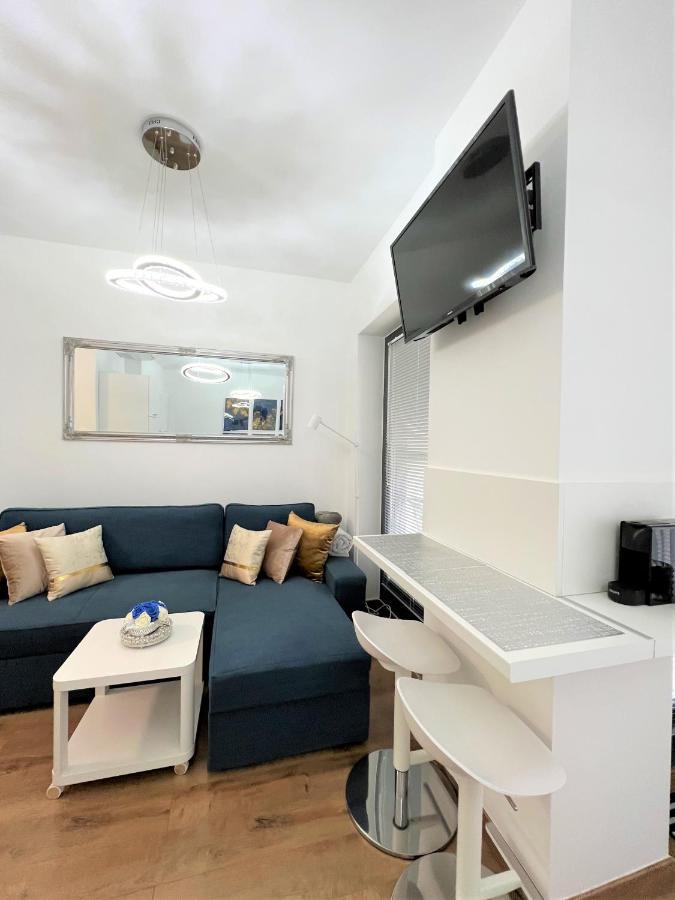 Luxe Central Studio With Pool, Parking & Ac บูดาเปสต์ ภายนอก รูปภาพ
