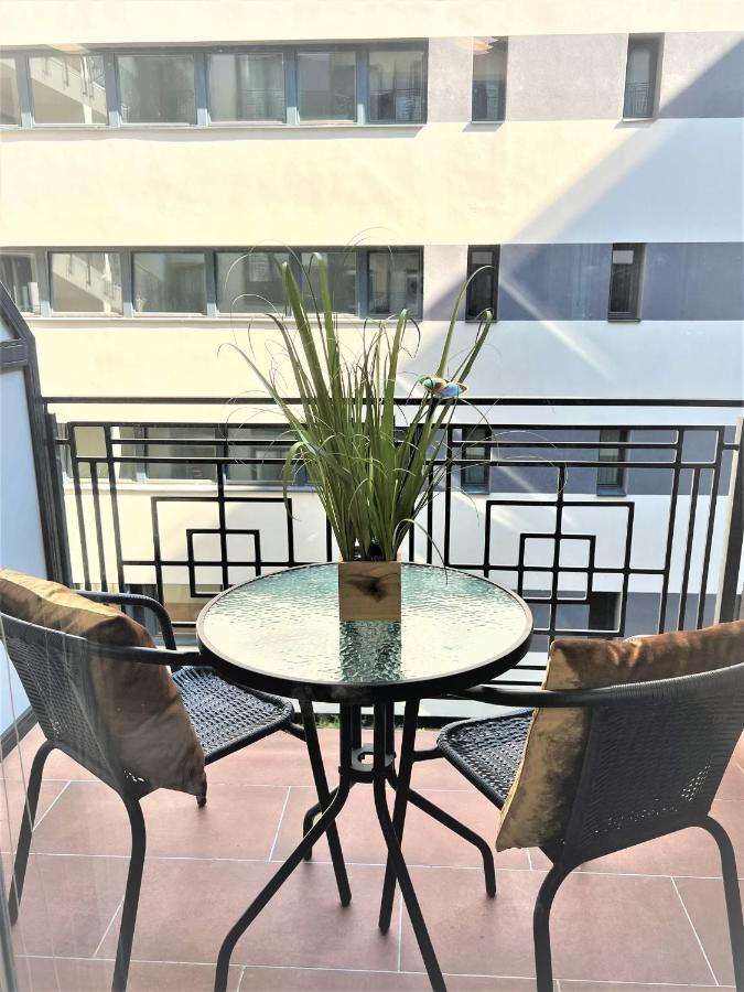 Luxe Central Studio With Pool, Parking & Ac บูดาเปสต์ ภายนอก รูปภาพ