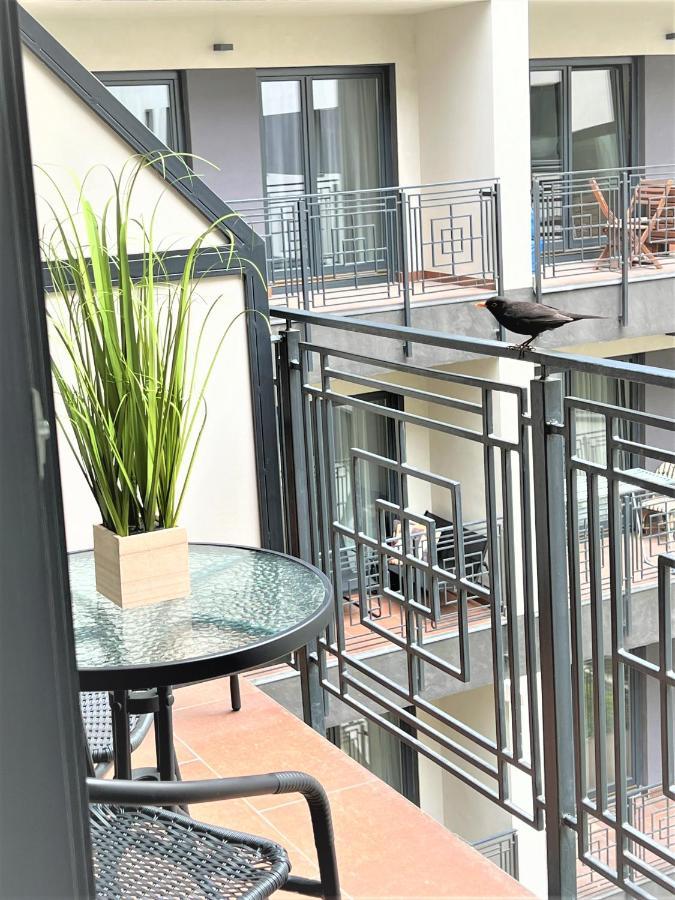 Luxe Central Studio With Pool, Parking & Ac บูดาเปสต์ ภายนอก รูปภาพ