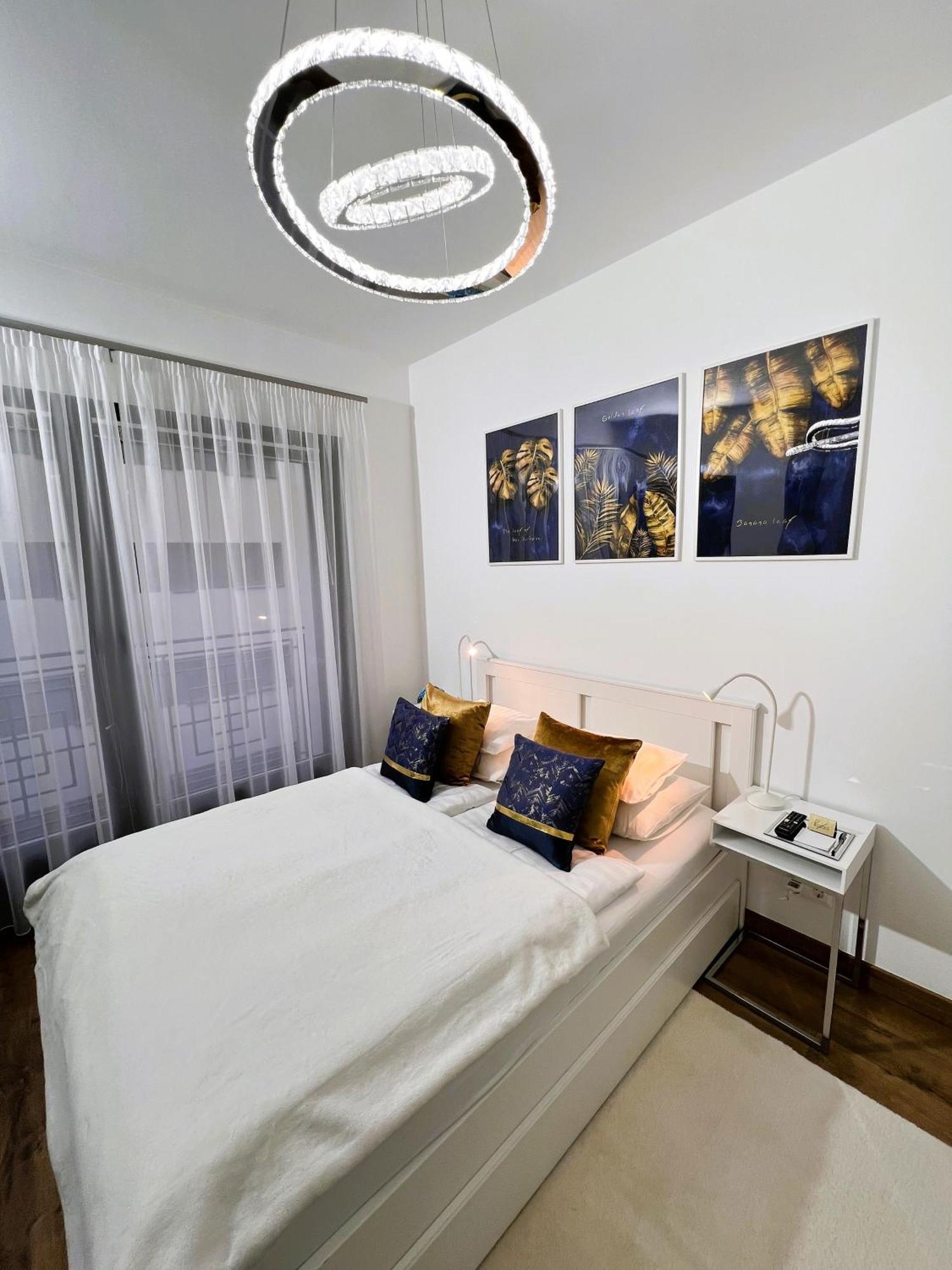Luxe Central Studio With Pool, Parking & Ac บูดาเปสต์ ภายนอก รูปภาพ