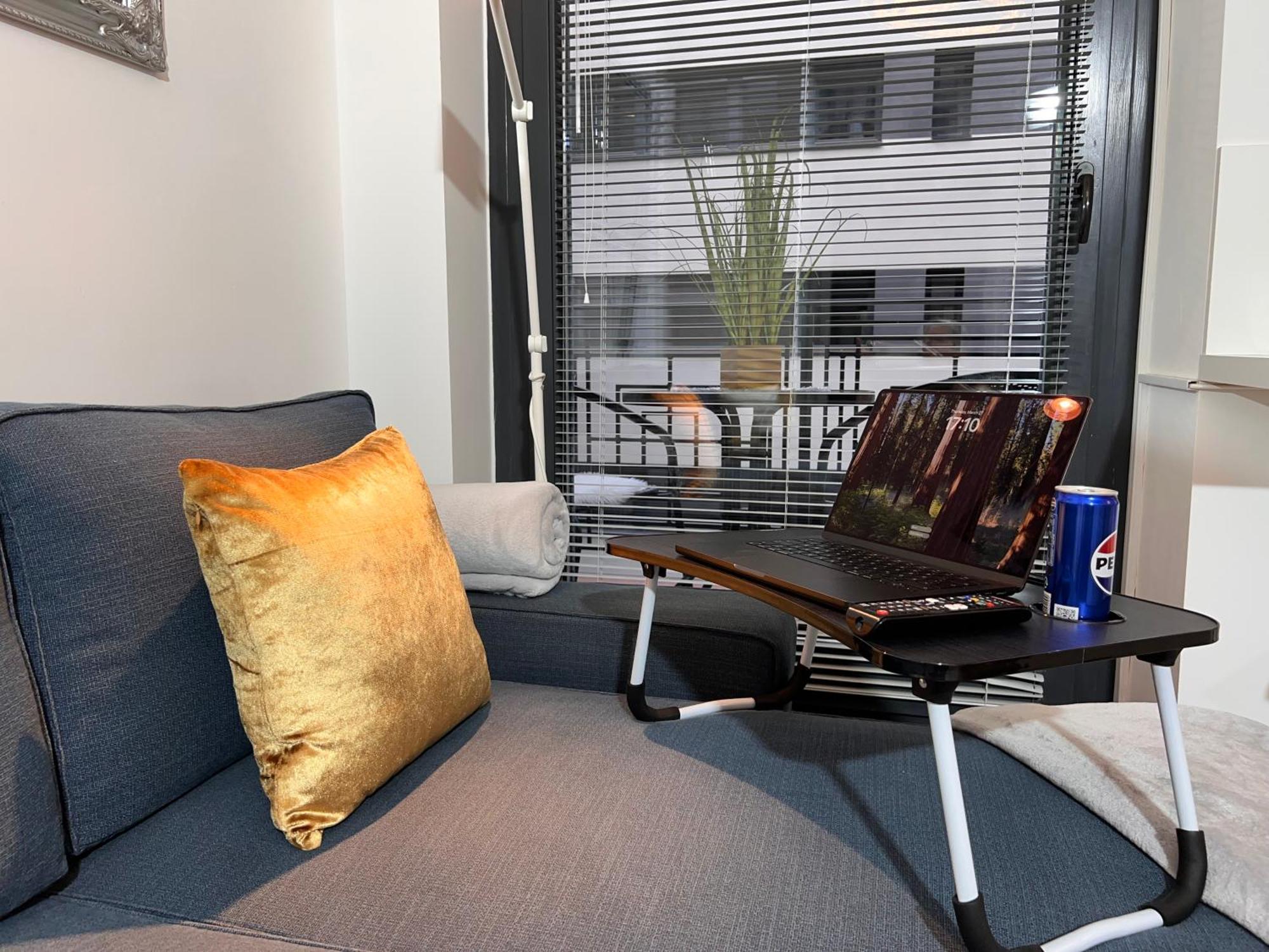 Luxe Central Studio With Pool, Parking & Ac บูดาเปสต์ ภายนอก รูปภาพ