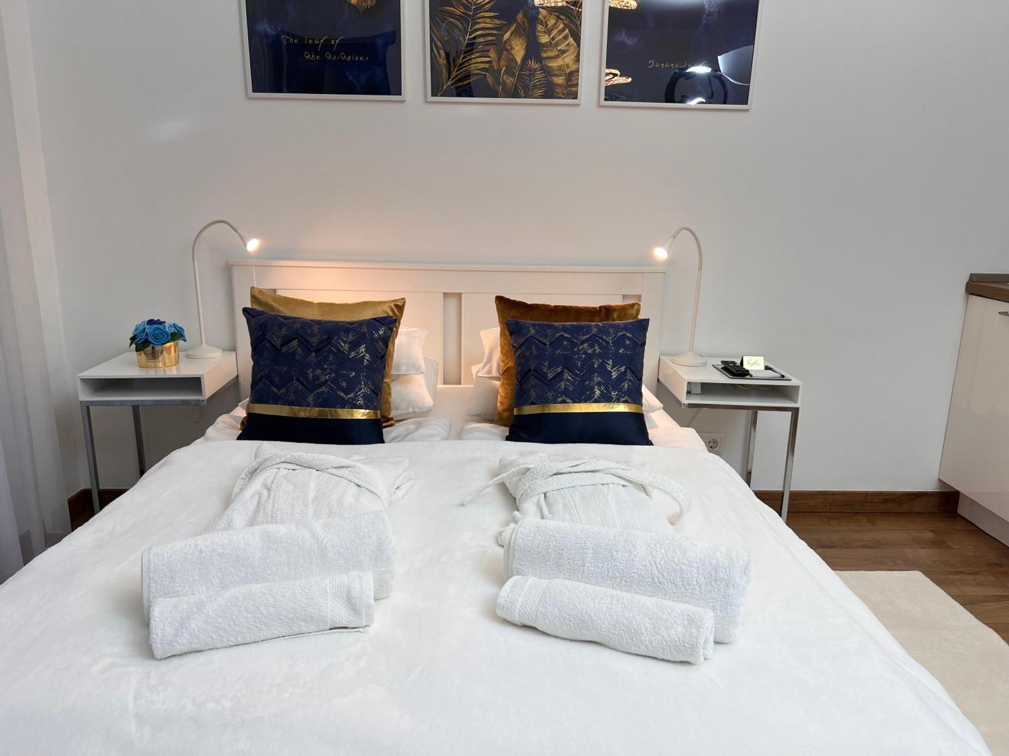 Luxe Central Studio With Pool, Parking & Ac บูดาเปสต์ ภายนอก รูปภาพ