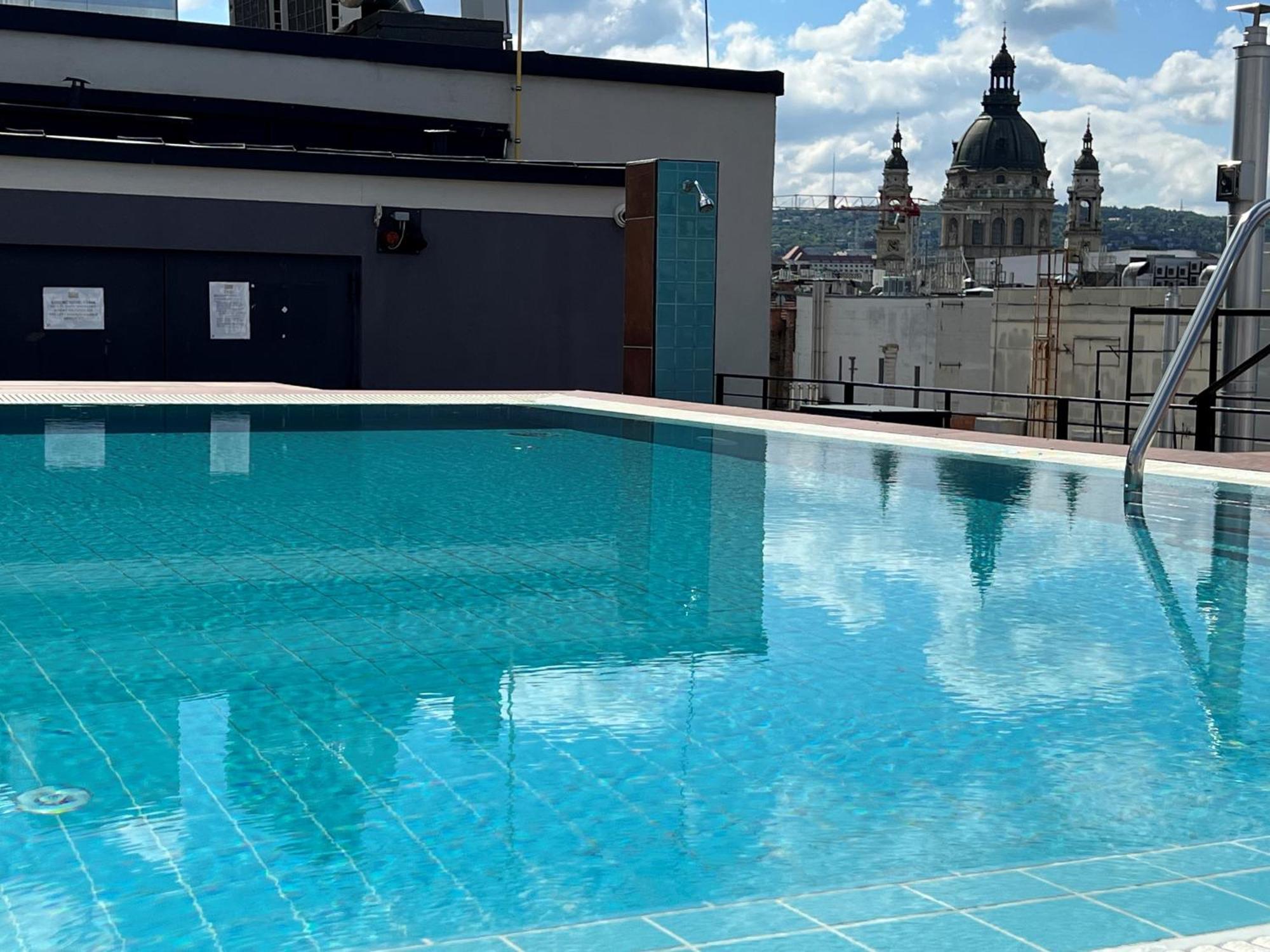 Luxe Central Studio With Pool, Parking & Ac บูดาเปสต์ ภายนอก รูปภาพ
