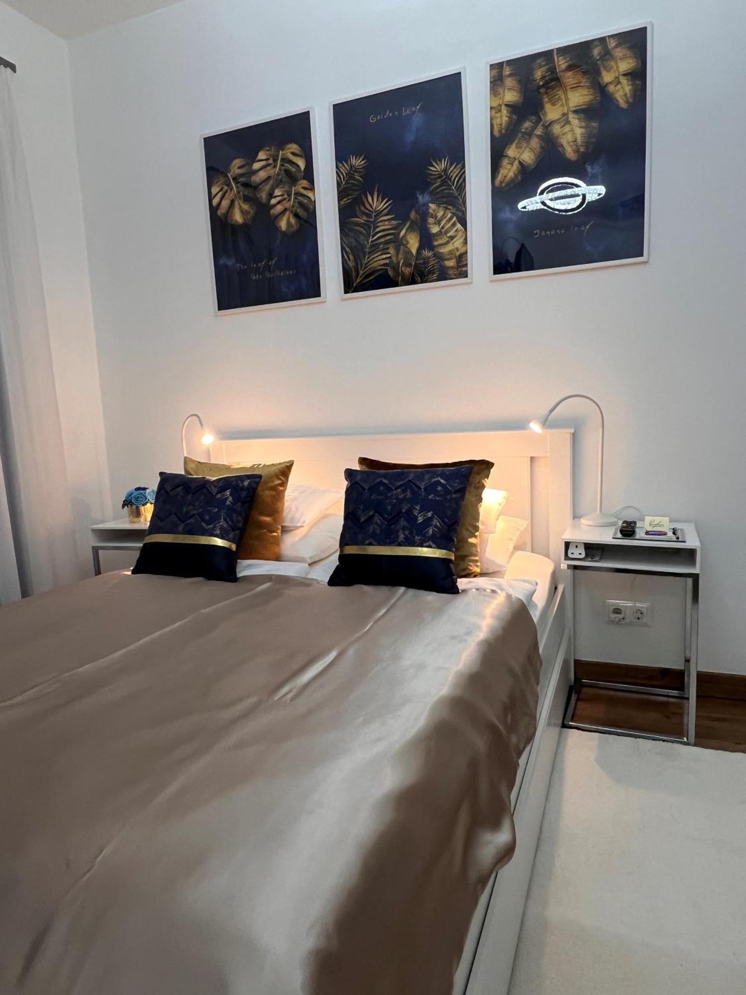 Luxe Central Studio With Pool, Parking & Ac บูดาเปสต์ ภายนอก รูปภาพ